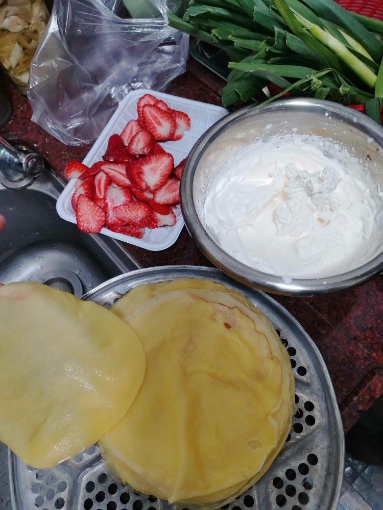 草莓千层，平底锅就能做，不用烤箱超简单