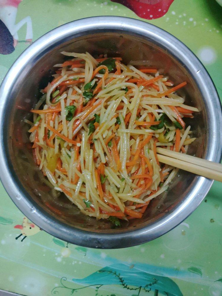 凉拌土豆丝，爽口开胃