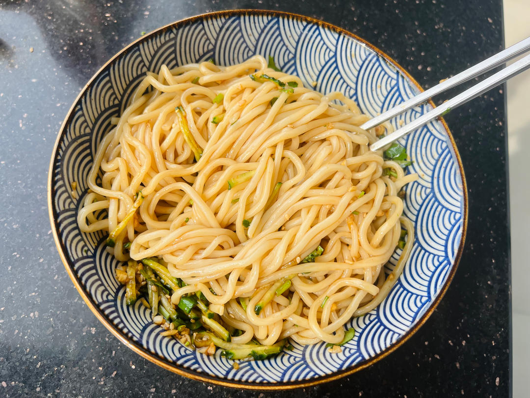 【酸辣凉拌面】夏天必备，酸辣开胃，连吃三大碗