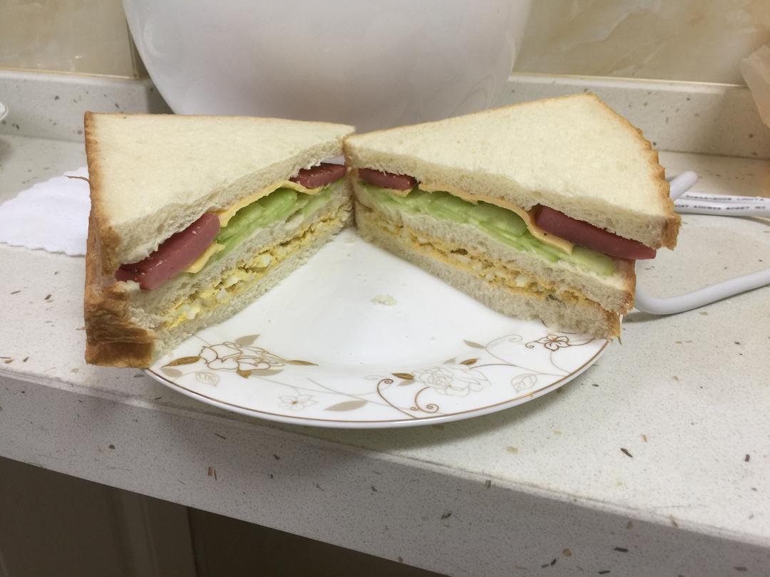 蛋黄酱的三明治