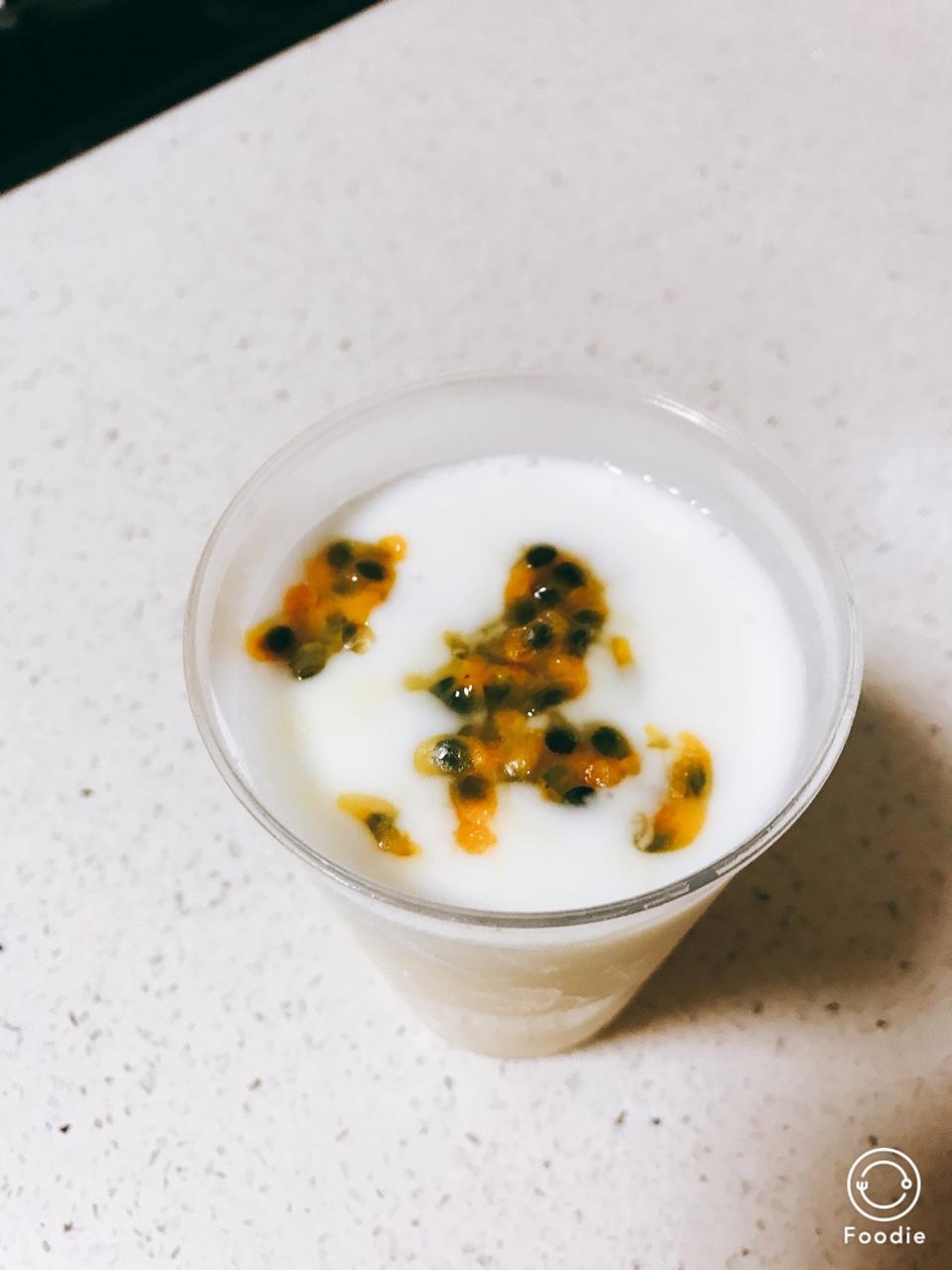 百香果酸奶意式奶冻<Passionfruit Yogurt Panna Cotta>