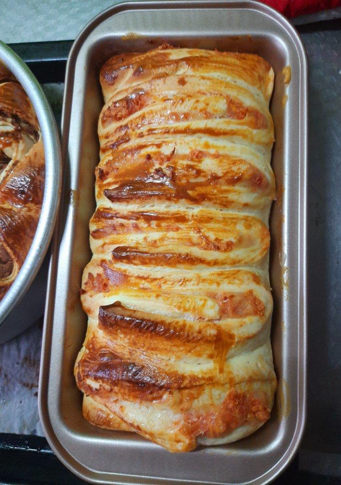 手撕千层肉松面包