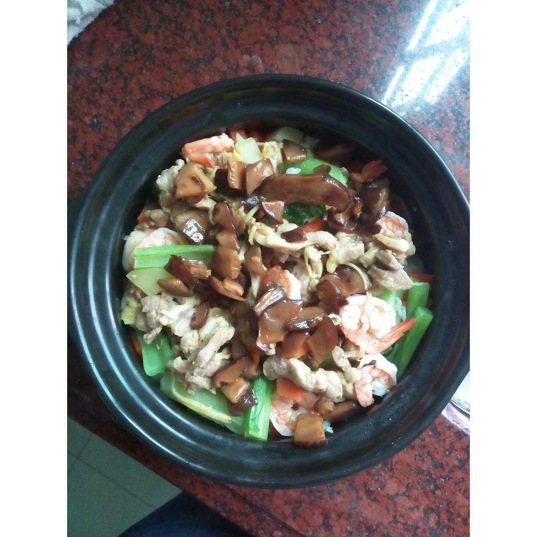 香肠煲仔饭