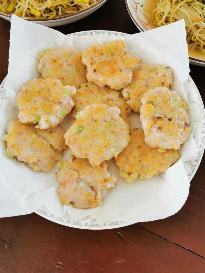 西芹玉米虾饼的做法