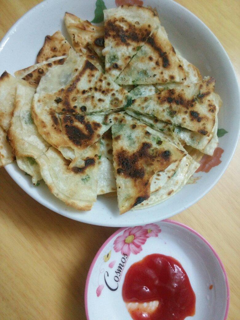 鸡蛋葱油饼                  （更新饼坯保存方法）