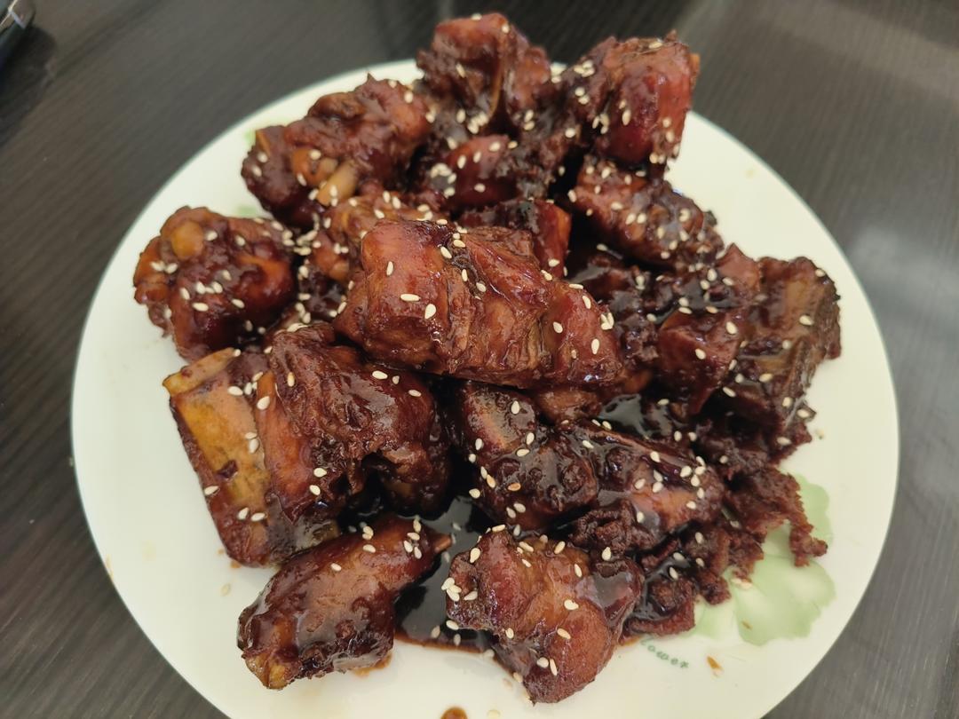 鲜嫩会爆汁的【咖啡排骨】，想敲锣打鼓安利给所有人！
