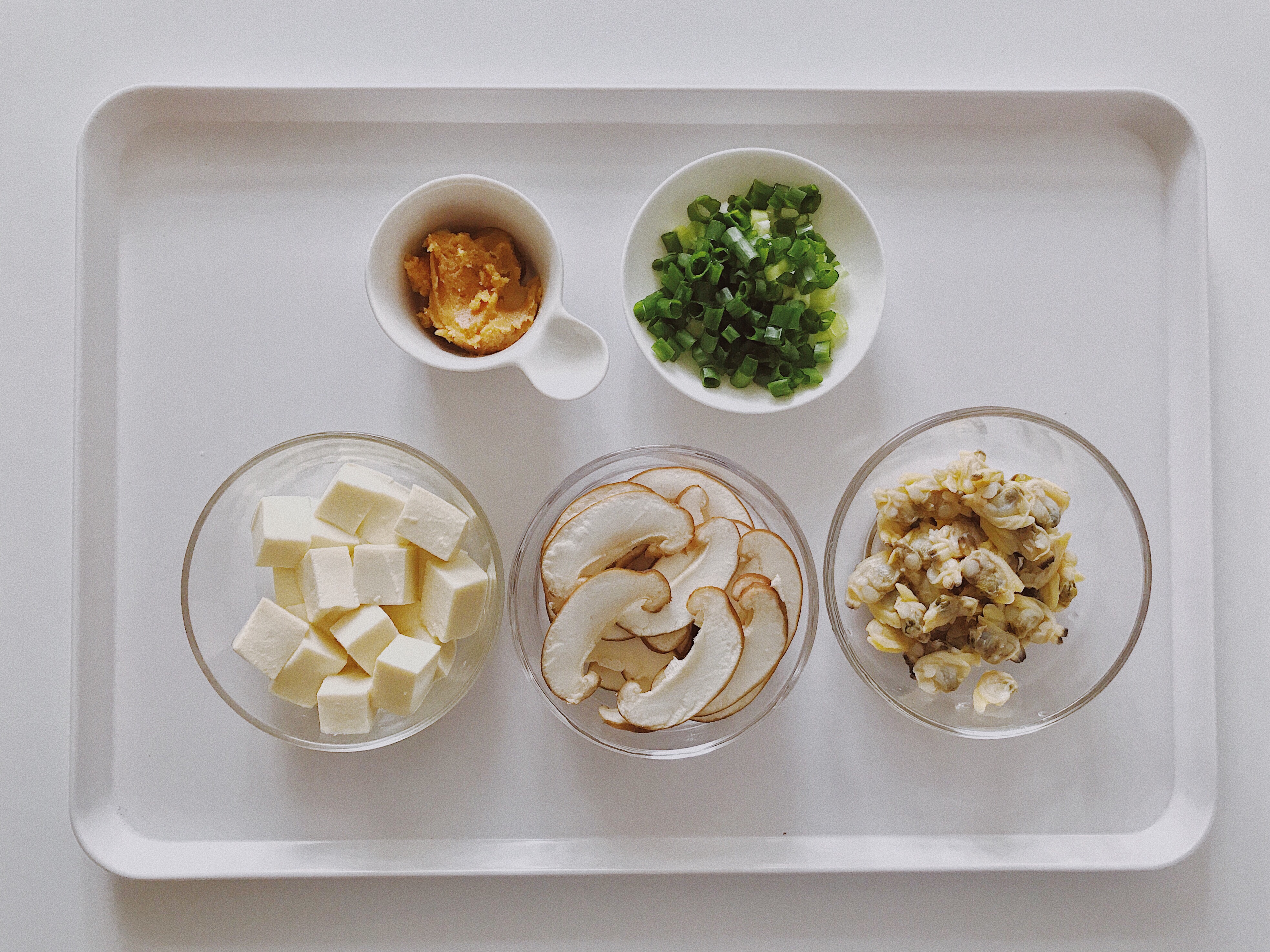 豆腐蛤蜊味噌汤的做法 步骤1