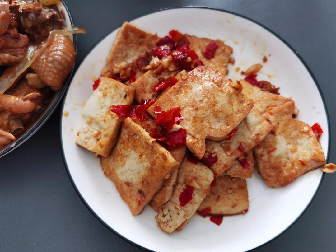 比肉好吃——湘味家常剁椒煎豆腐