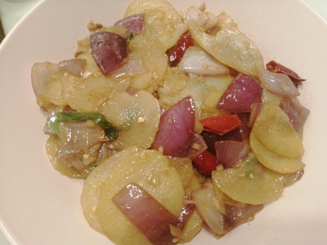 边吃边流泪的「孜然土豆片」