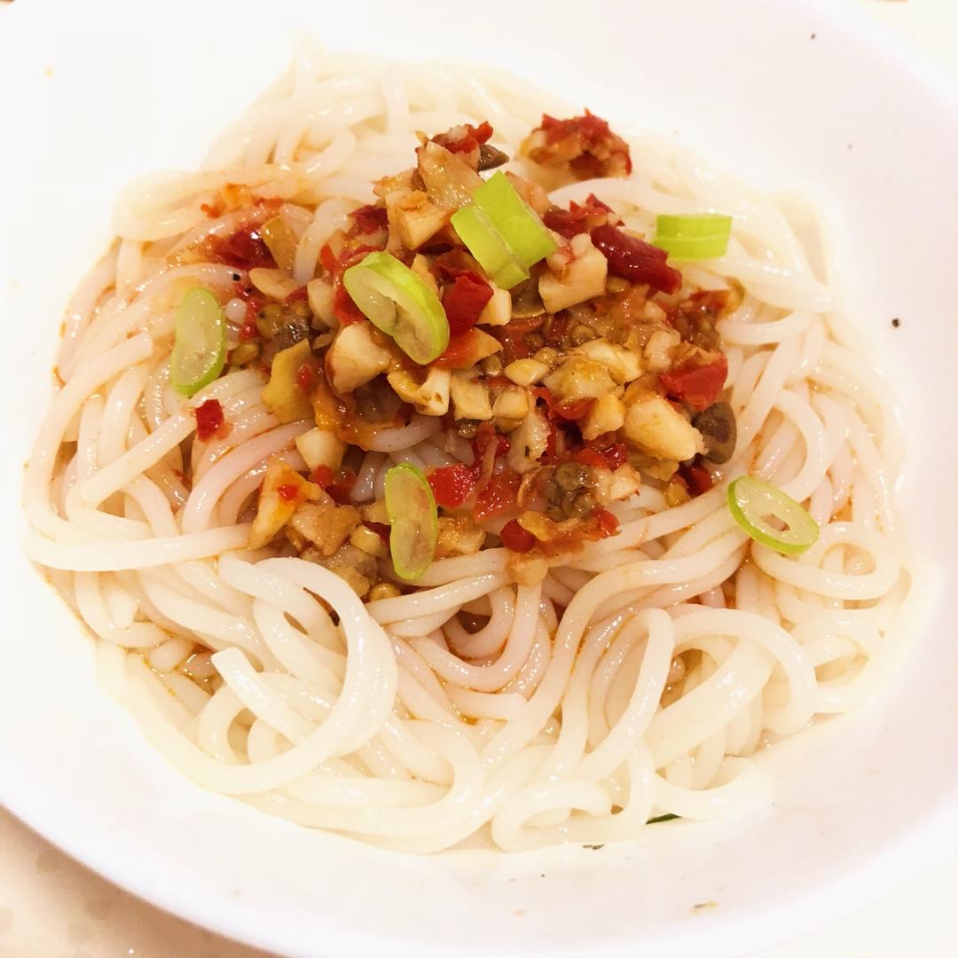 腌粉（凉拌米粉）