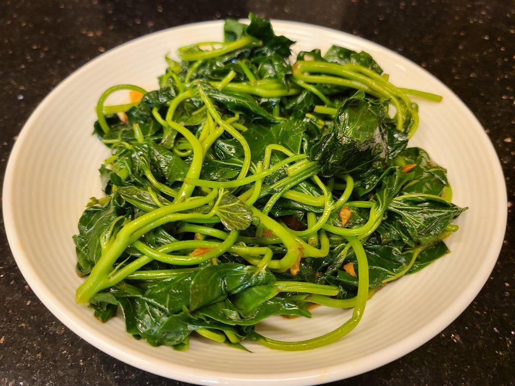 mia_大婷做的白灼番薯叶