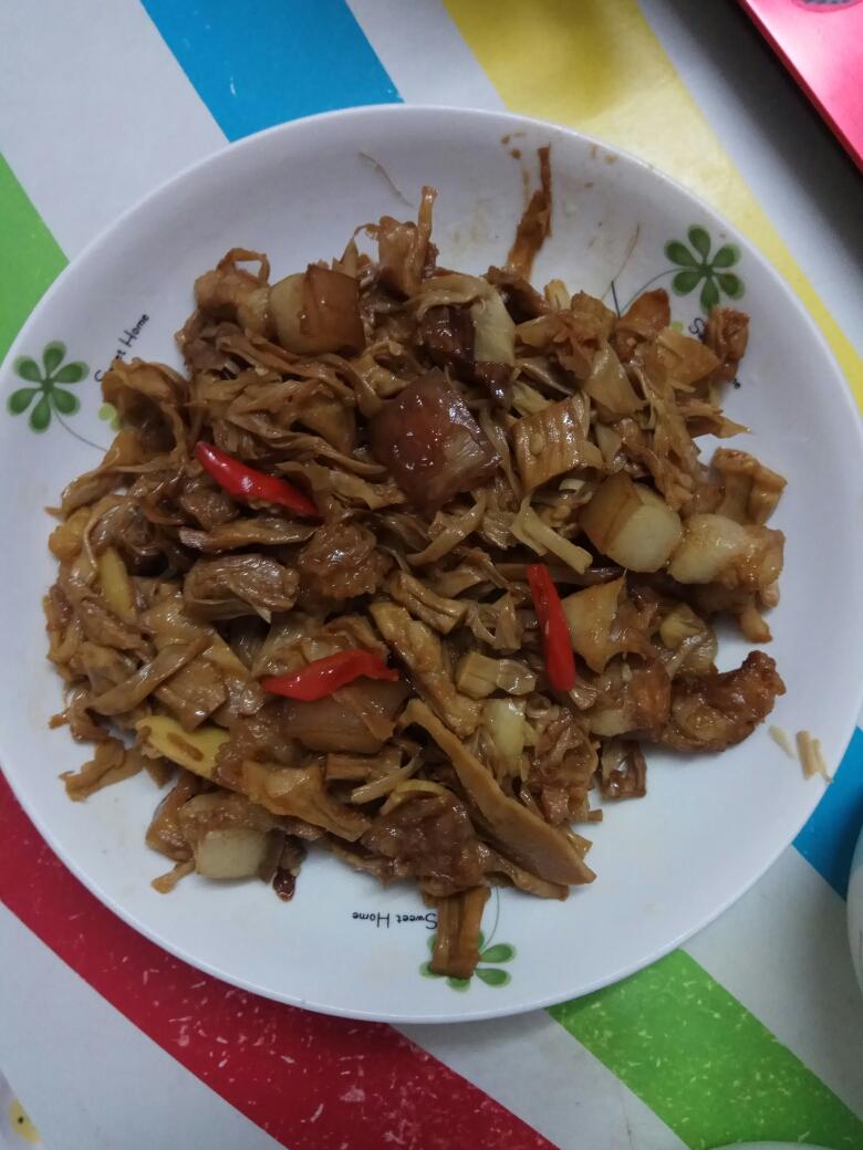 肥而不腻的~五花肉炒笋干