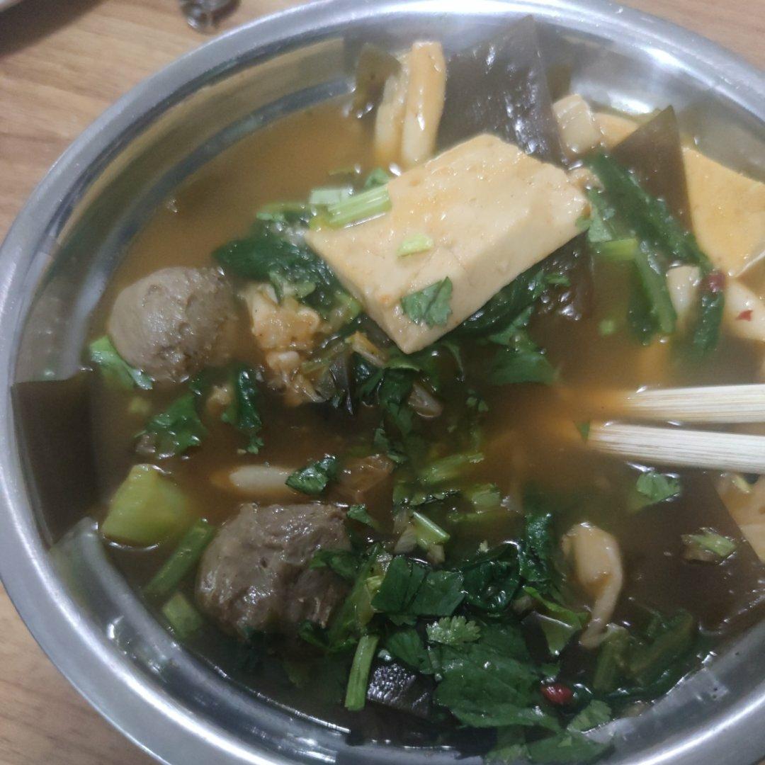 正宗韩式辣豆腐汤 配韩国泡菜海鲜菇和豆腐