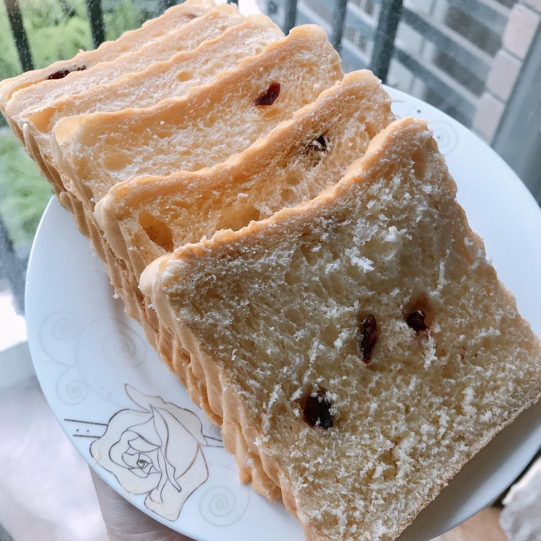 用烤箱自己做面包--手工牛奶吐司面包