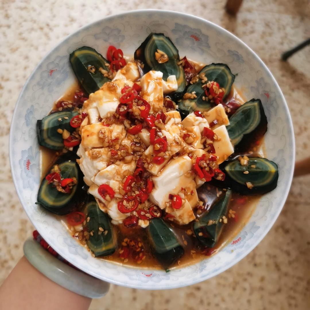 皮蛋拌豆腐
