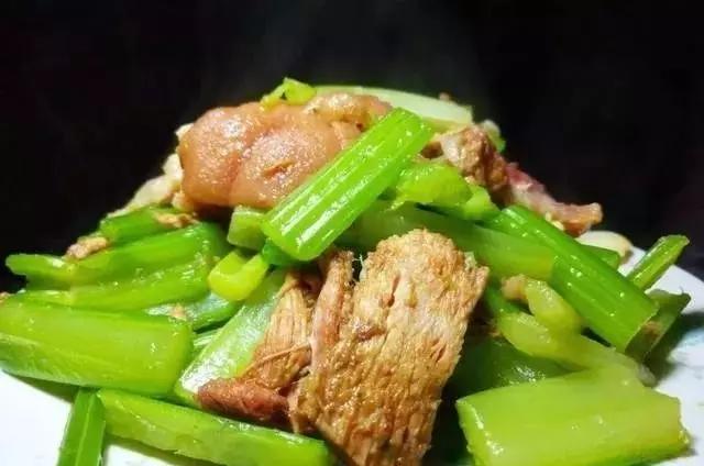 芹菜炒肉
