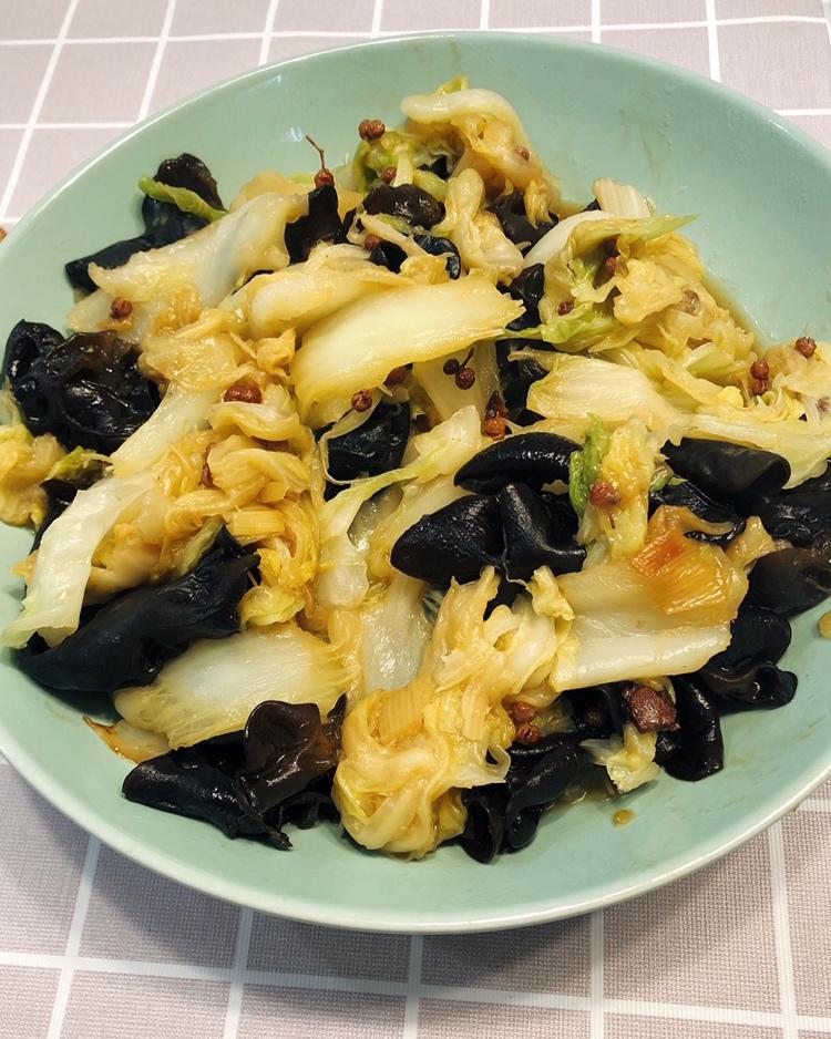 白菜炒木耳