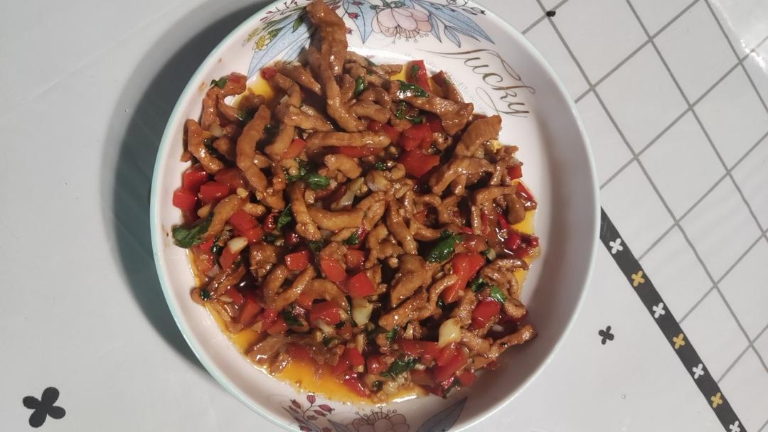 厨师长教你：“碎炒牛肉”的家常做法，开胃又下饭，先收藏起来