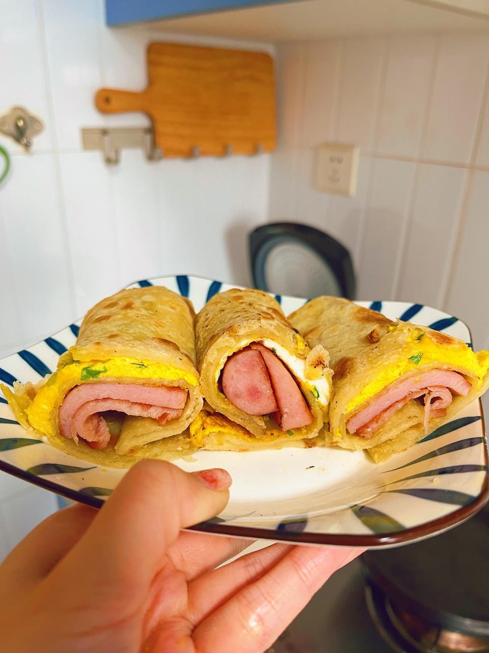 比外面摊子还好吃的鸡蛋灌饼的做法 步骤1