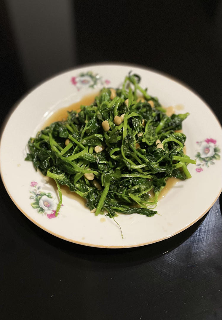 普宁豆酱炒豌豆苗