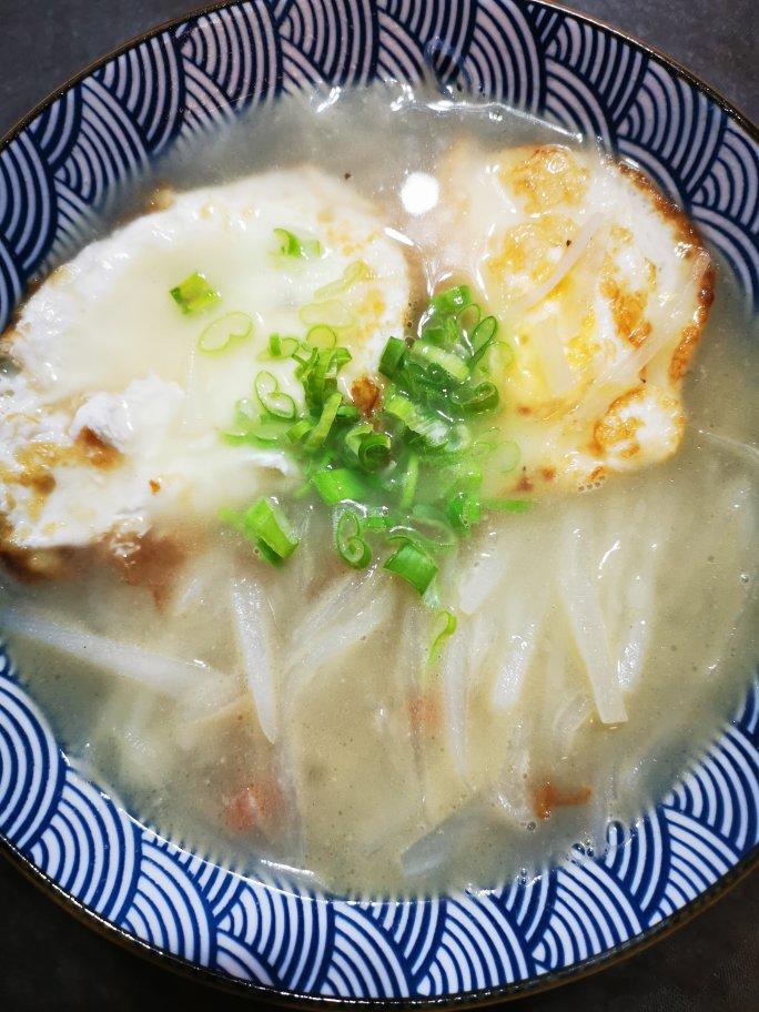 暖胃又暖心的3分钟萝卜丝煎蛋汤