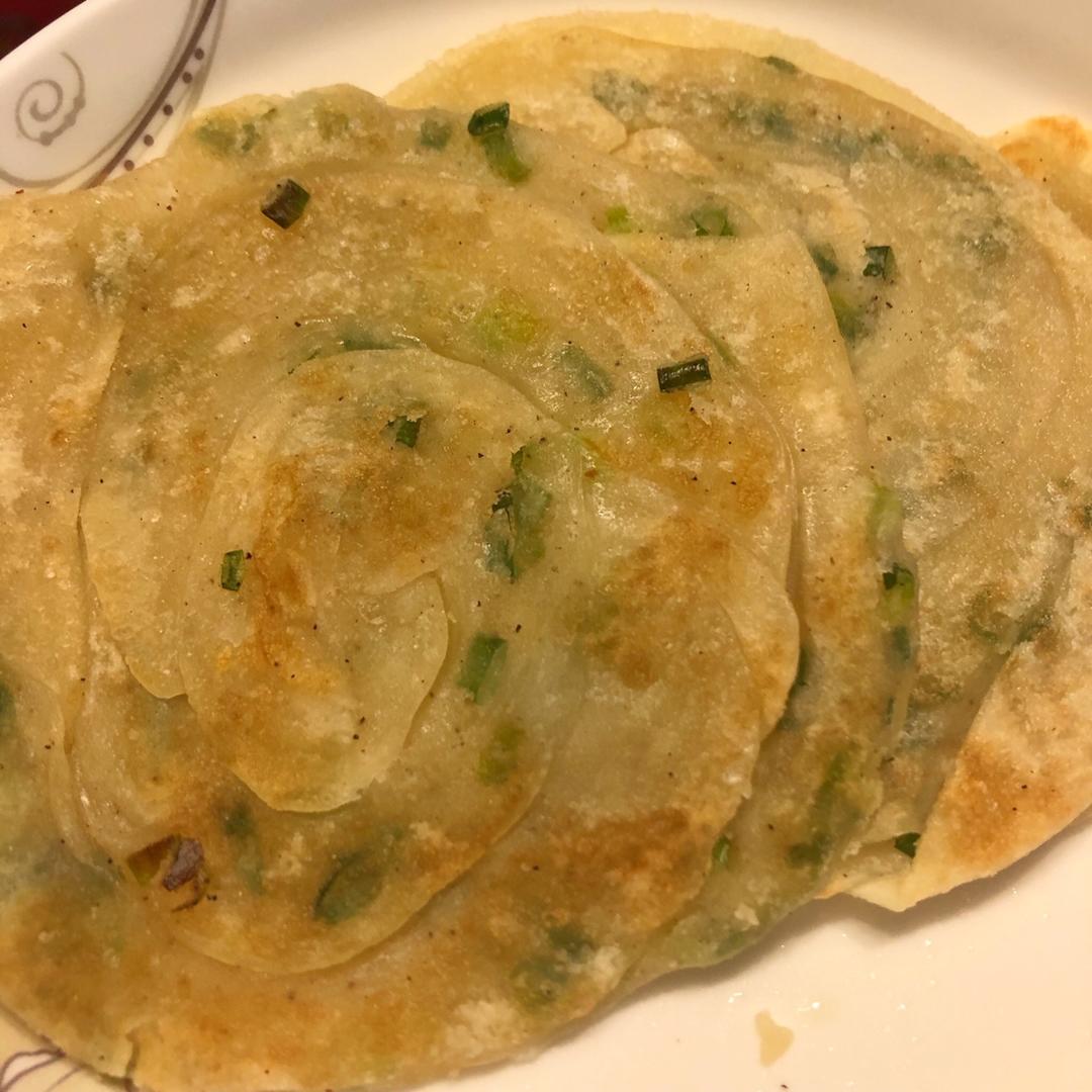 饺子皮做葱花小饼