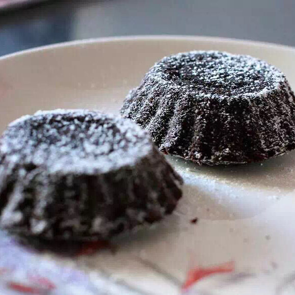 巧克力熔岩蛋糕(全图文超简单)