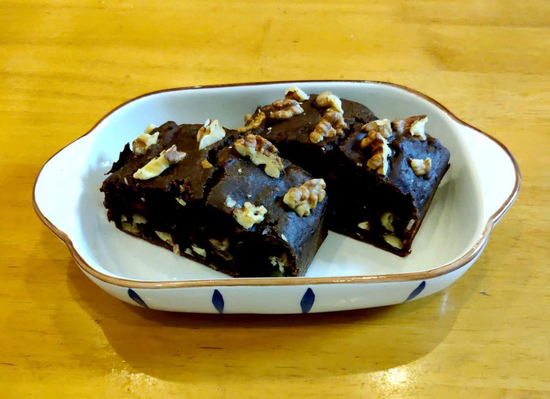 不用打发任何东西的低脂可可香蕉磅蛋糕