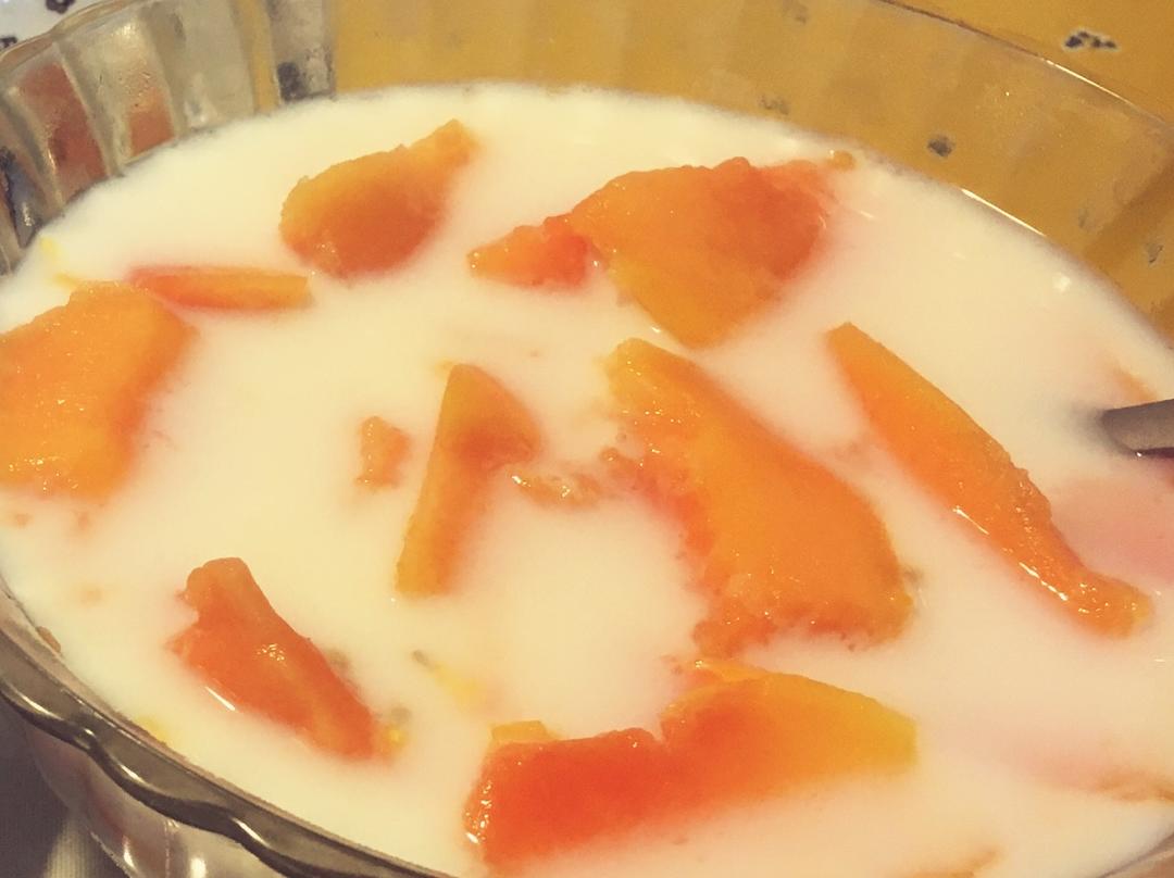 鲜奶炖木瓜