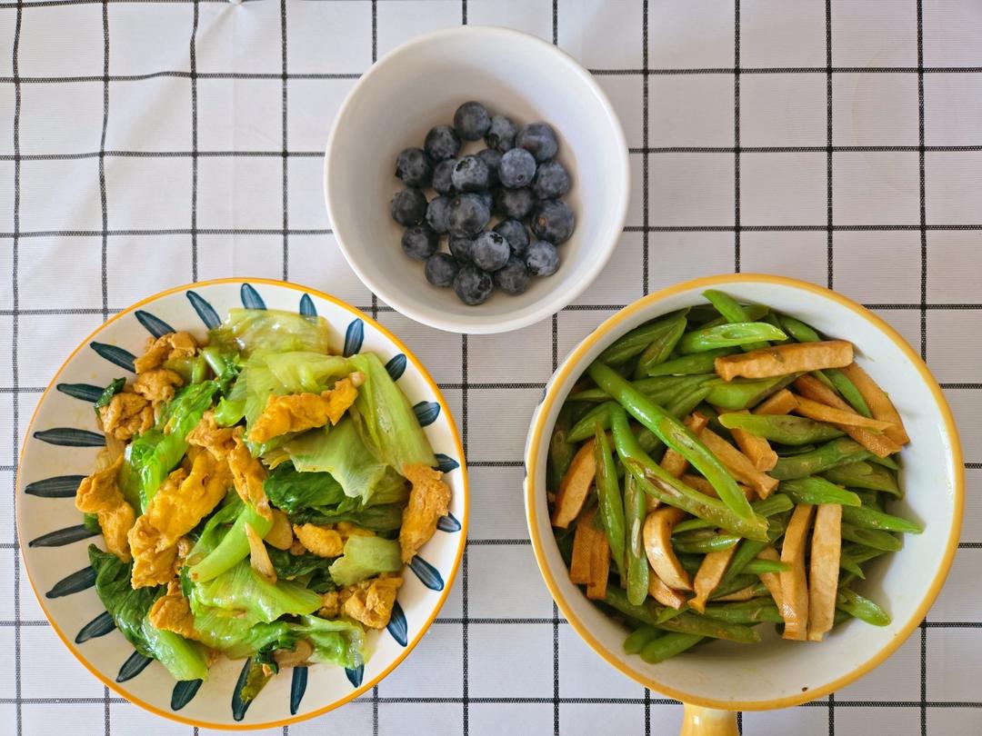 生菜炒鸡蛋很下饭🌶️