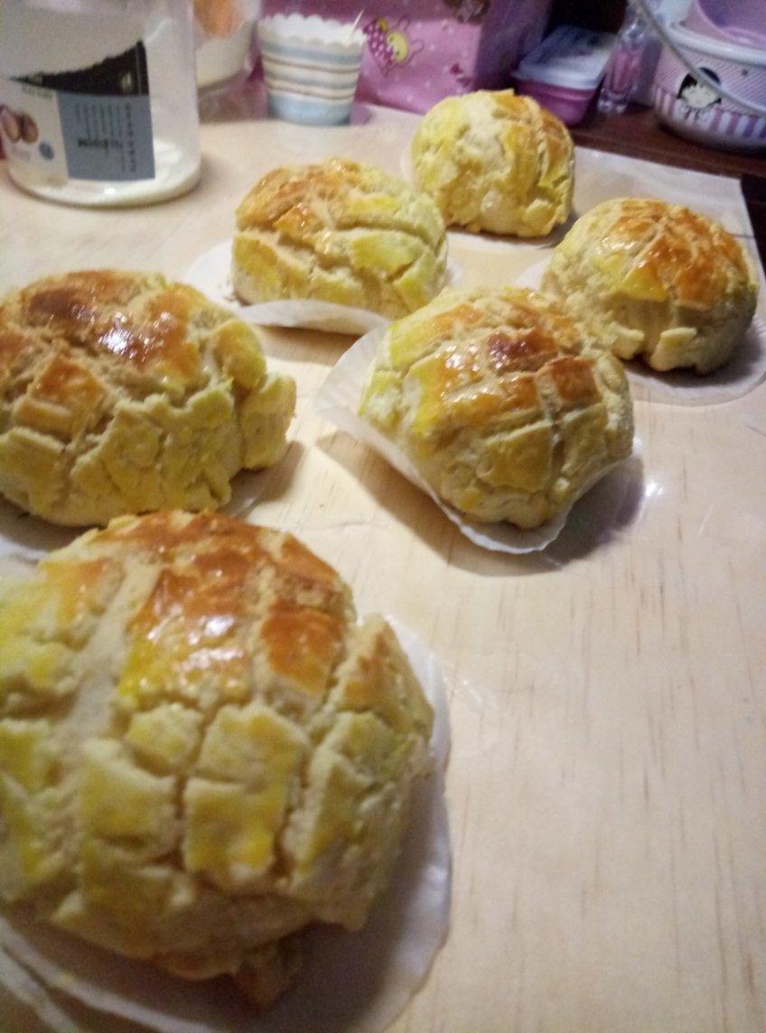 好吃到炸裂的港式菠萝包（附带制作酥皮的小视频）