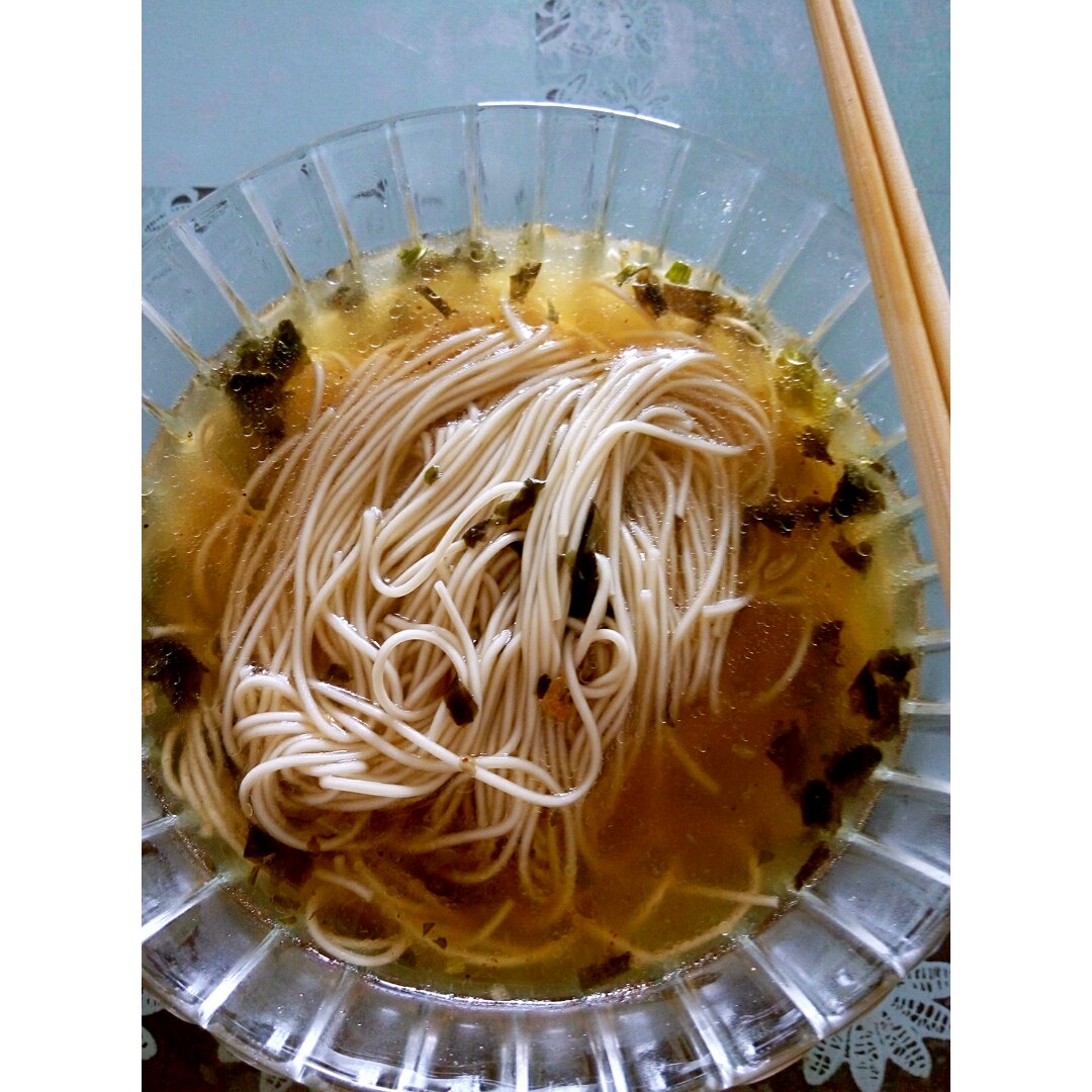 白胡椒紫菜汤面