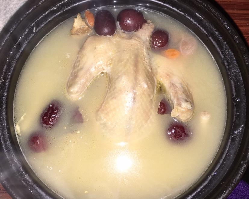 清热滋补百合鸽子汤