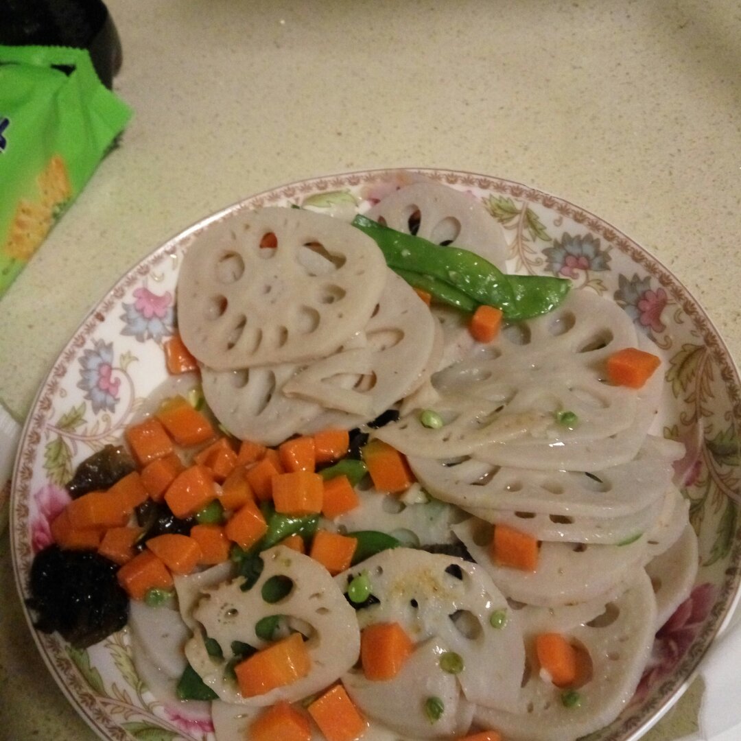 素菜也可以这么美—荷塘小炒