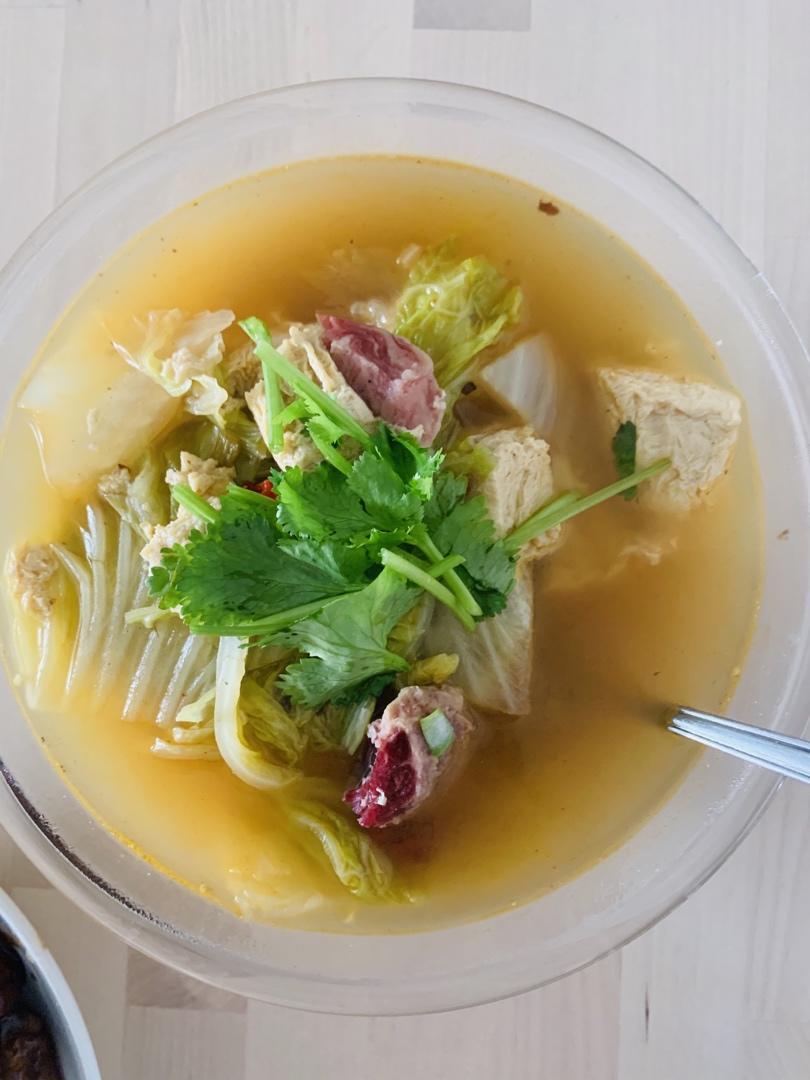 辣味白菜炖冻豆腐