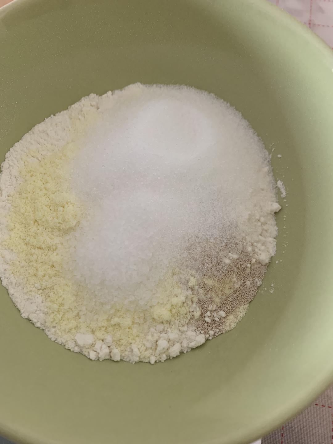 纯奶手撕吐司的做法 步骤1
