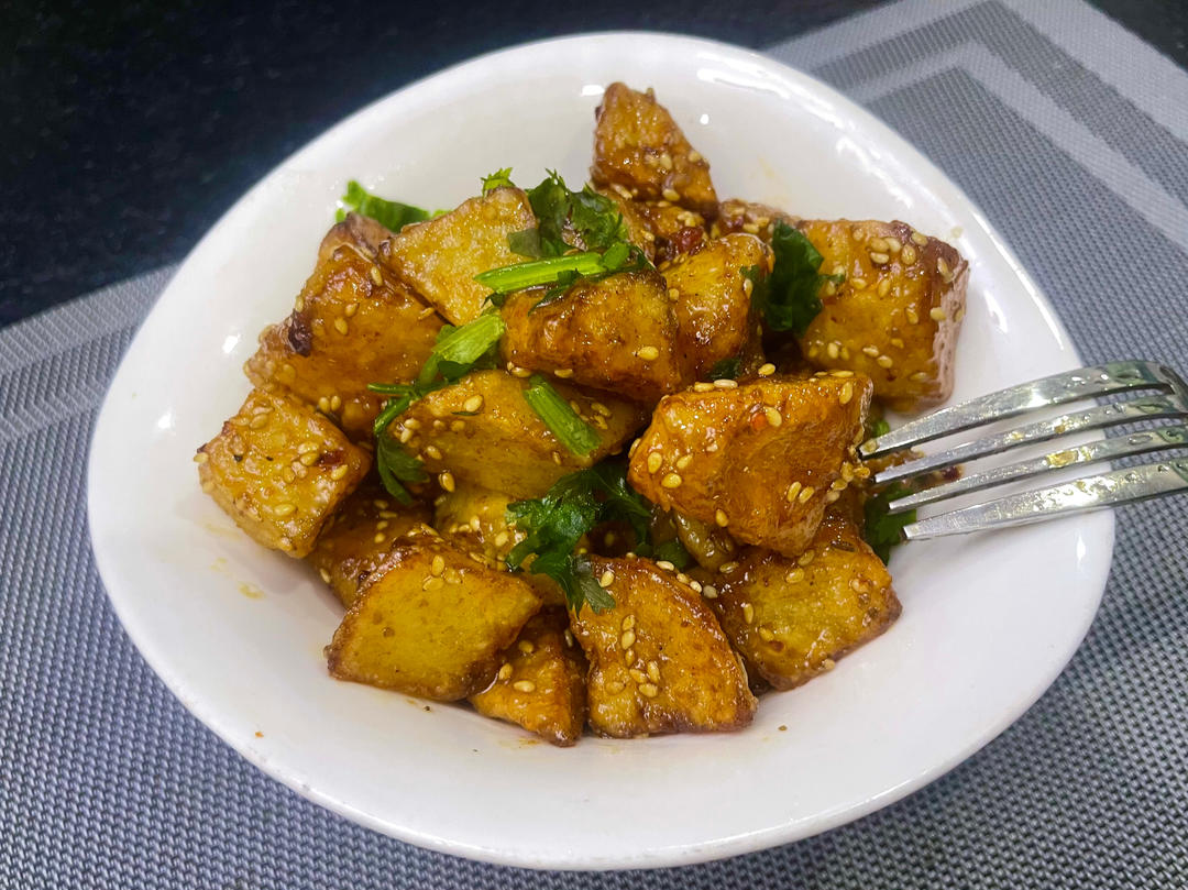 糖醋锅巴土豆（小吃）的做法