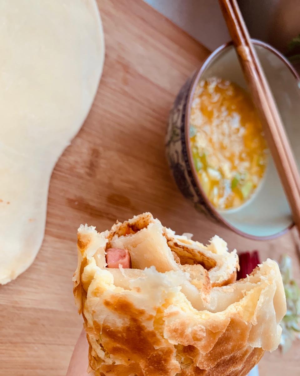 张张都鼓大泡的鸡蛋灌饼这样做不鼓大泡都难