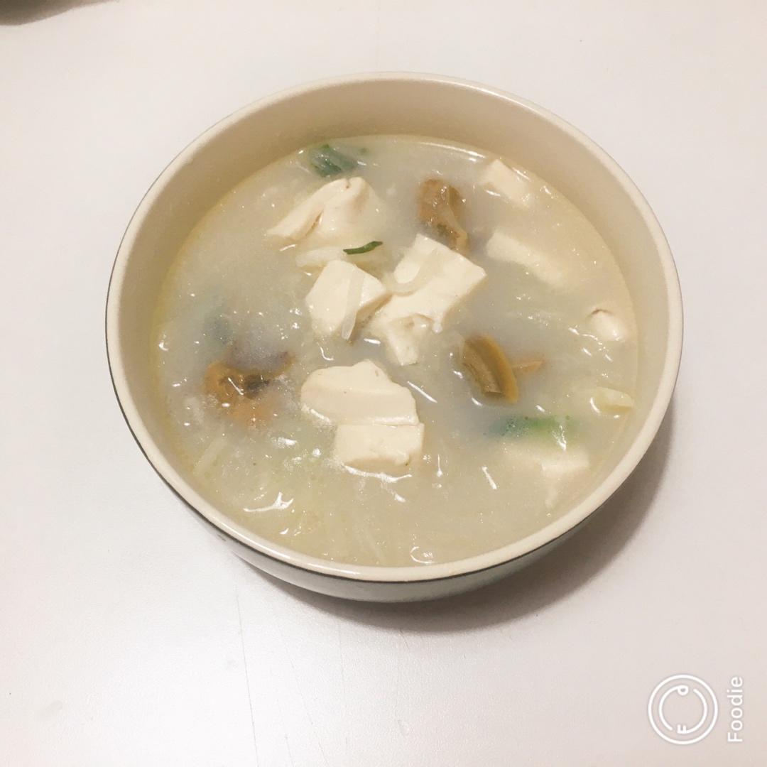 河蚌豆腐汤