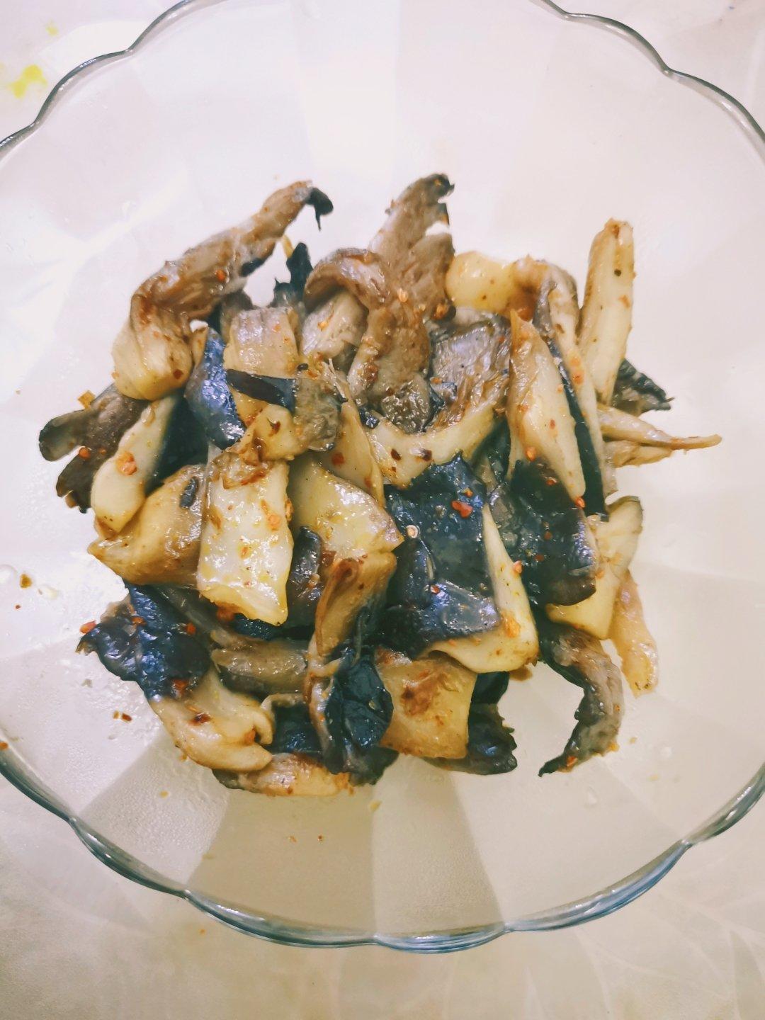 香辣美味的炒平菇