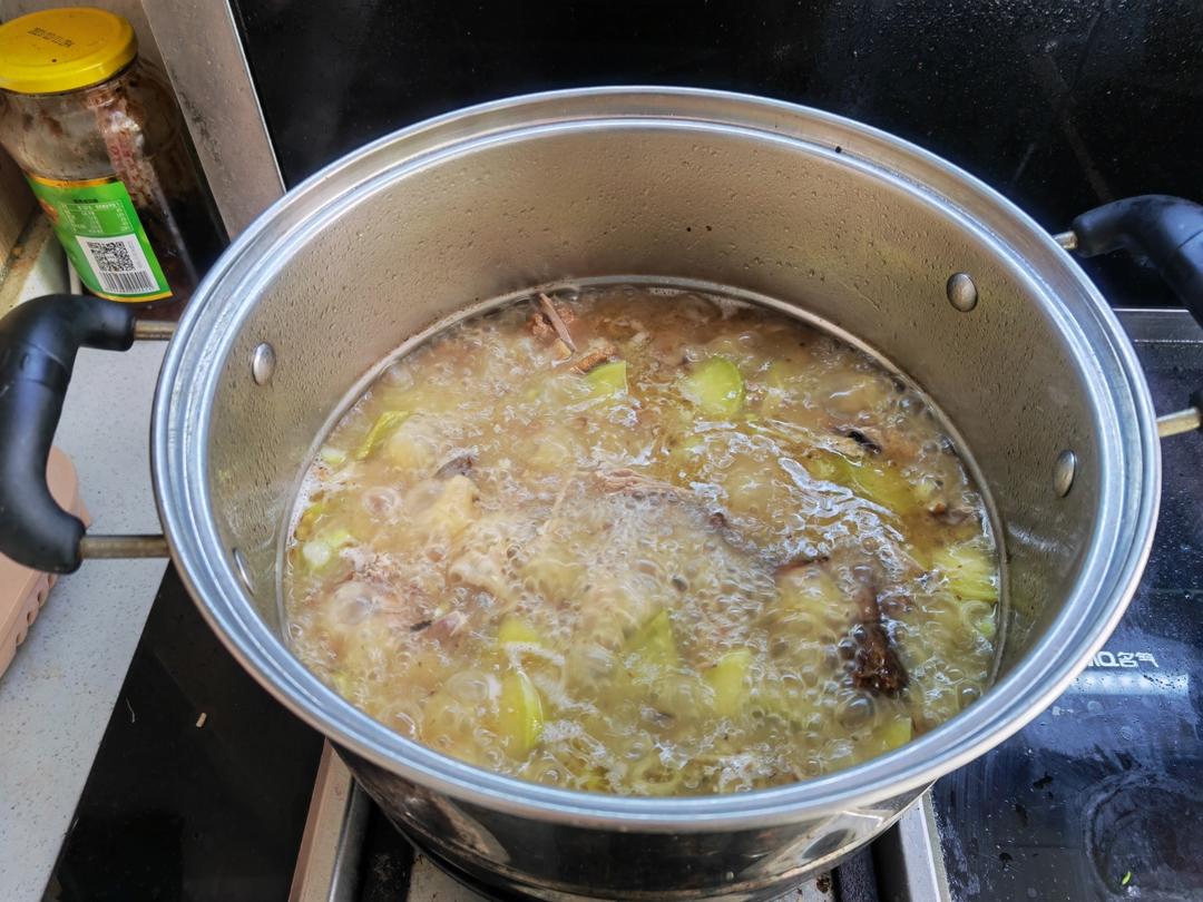 奶白鸭架汤（烤鸭）