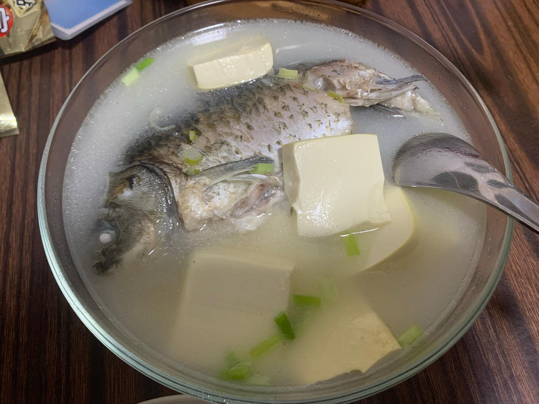 奶白鲫鱼豆腐汤|一条鱼最后的温柔