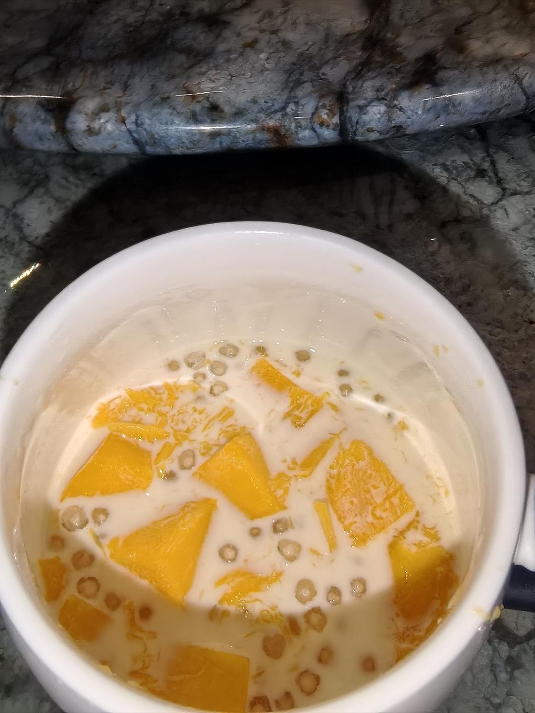 港式甜品——杨枝甘露(芒果西米露)附芒果花切法