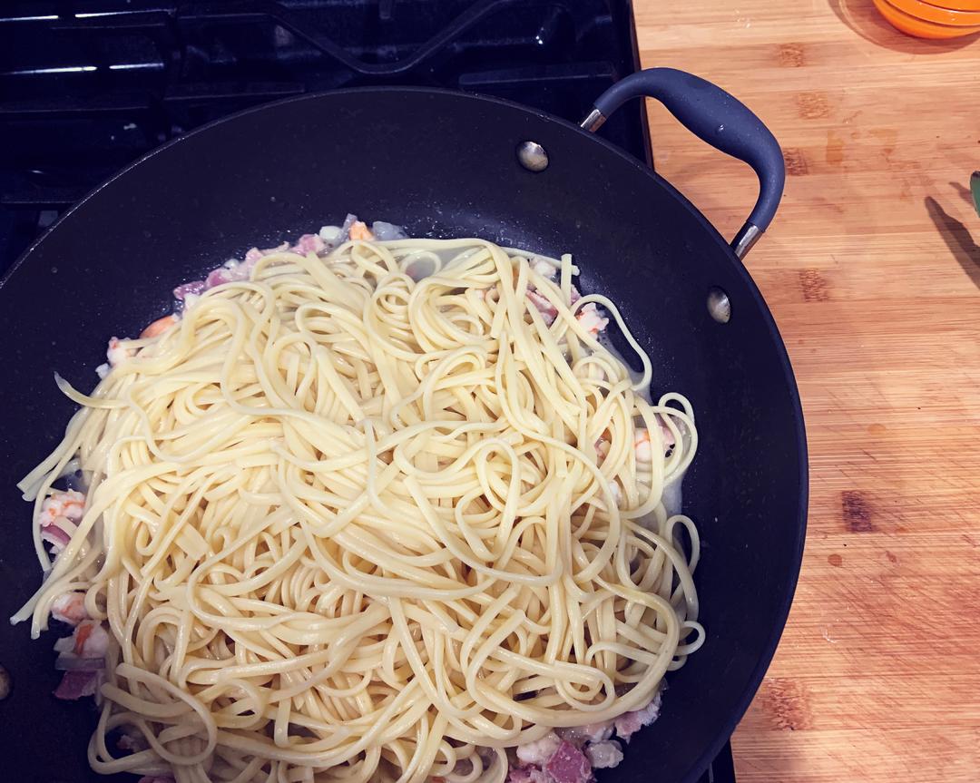 奶油培根意大利面 - Creamy Beacon Linguine的做法 步骤15