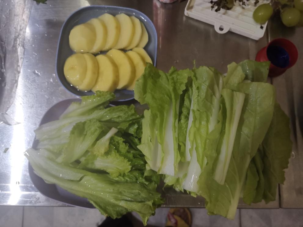 菌菇蔬菜汤的做法 步骤2