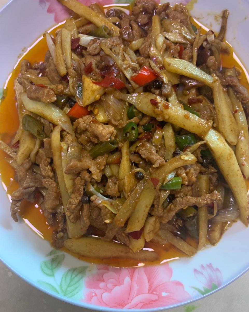 芹菜泡椒牛肉丝