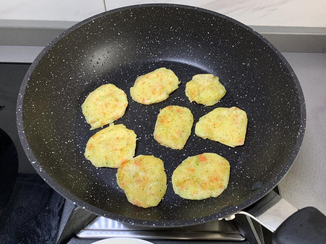 绵软可口的土豆泥蔬菜饼