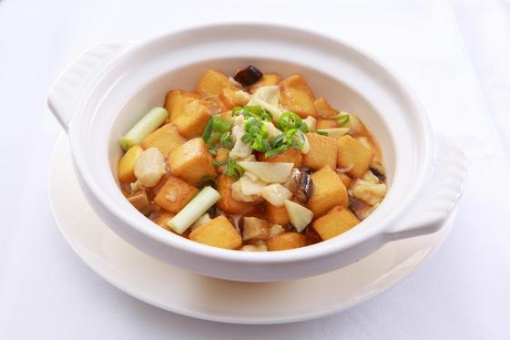 咸鱼鸡粒豆腐煲