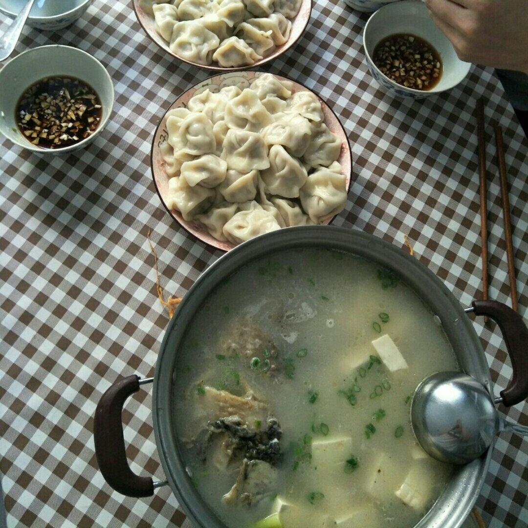 鲫鱼豆腐汤