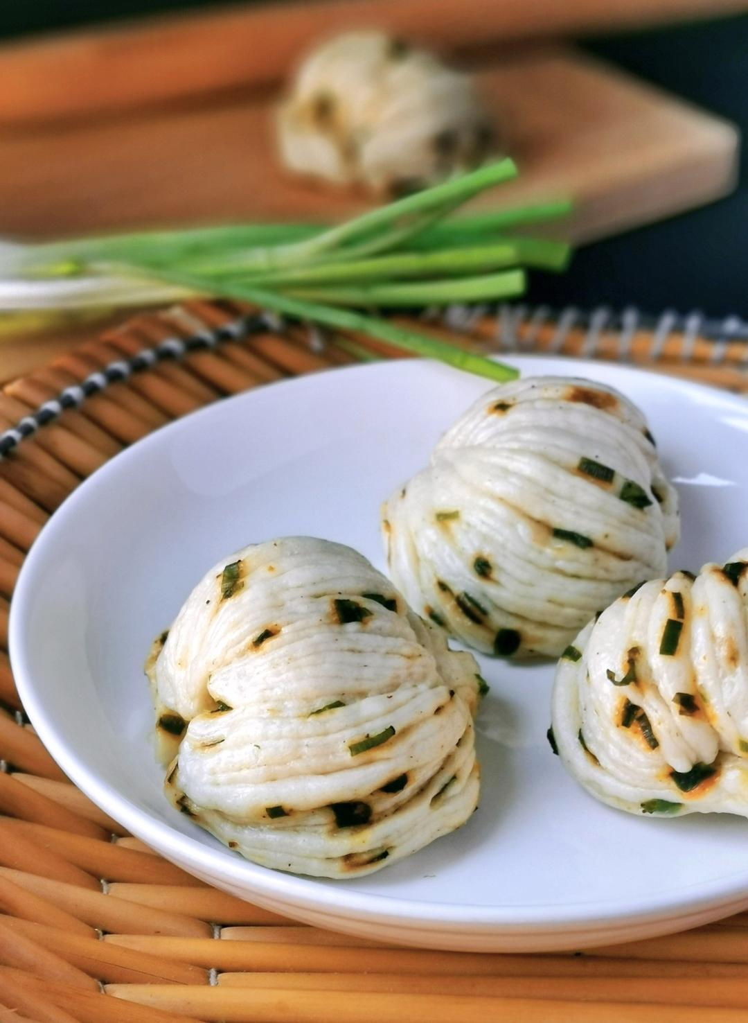 葱油花卷，一根筷子卷出漂亮的造型